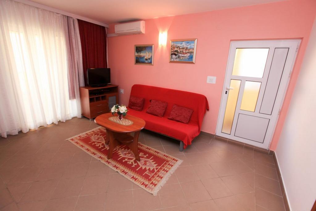 Apartments Franc Povljana Pokoj fotografie