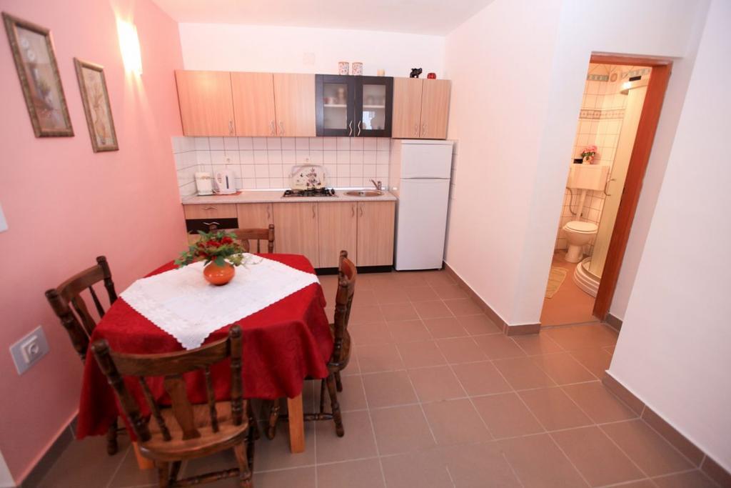 Apartments Franc Povljana Pokoj fotografie