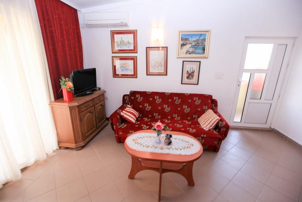 Apartments Franc Povljana Pokoj fotografie