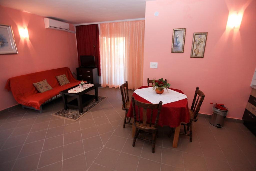 Apartments Franc Povljana Pokoj fotografie